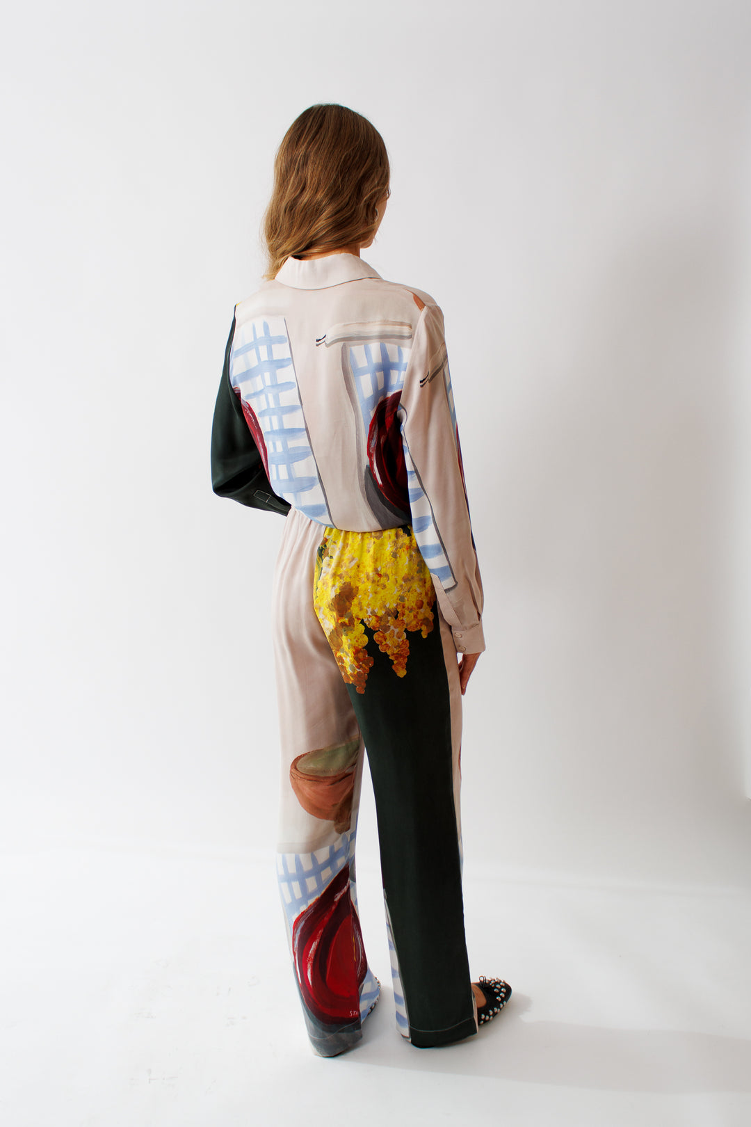 Mari wearing Stine Goya Dry Viscose Elasticated Long Pants rear view