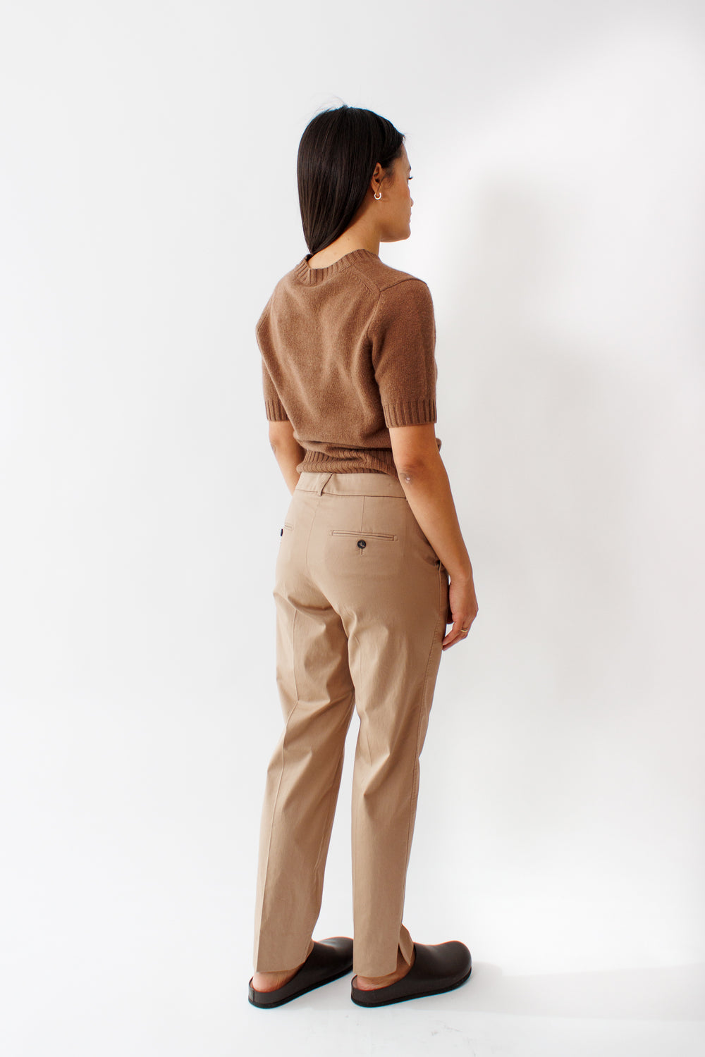 Amanda wearing Peserico Stretch Cotton Light Satin Cigarette Pant rear view