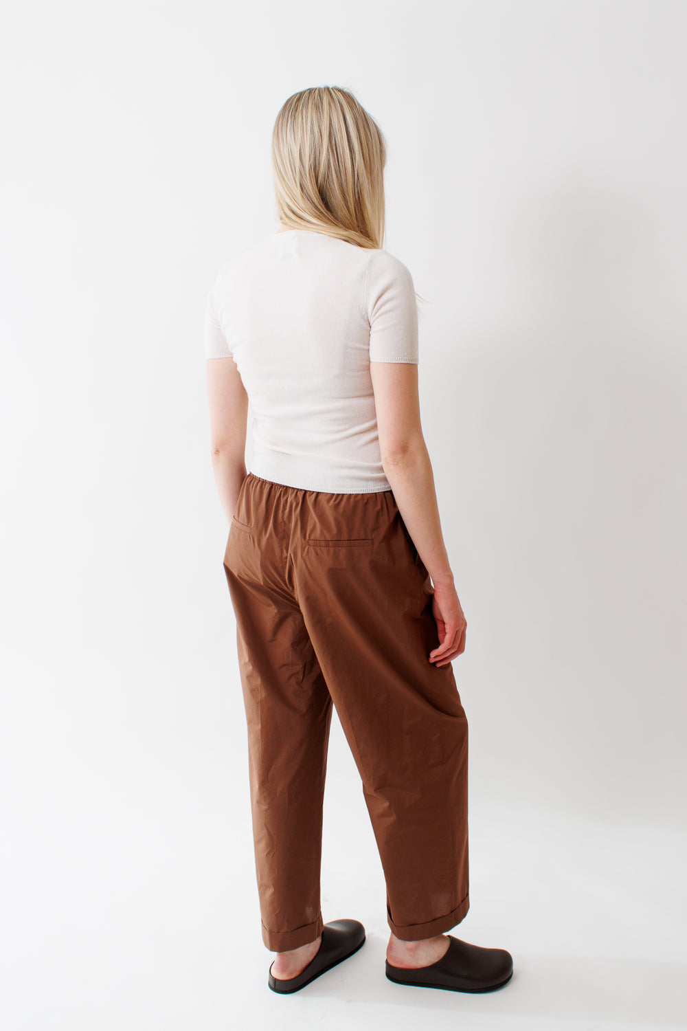 Bailey wearing Peserico Technical Hand Cotton Blend Poplin Palazzo Pant rear view