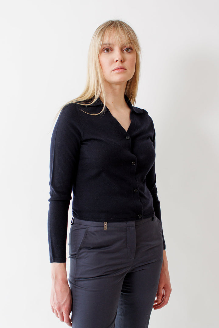 Bailey wearing Allude Lightweight Virgin Wool Collar Cardigan front view