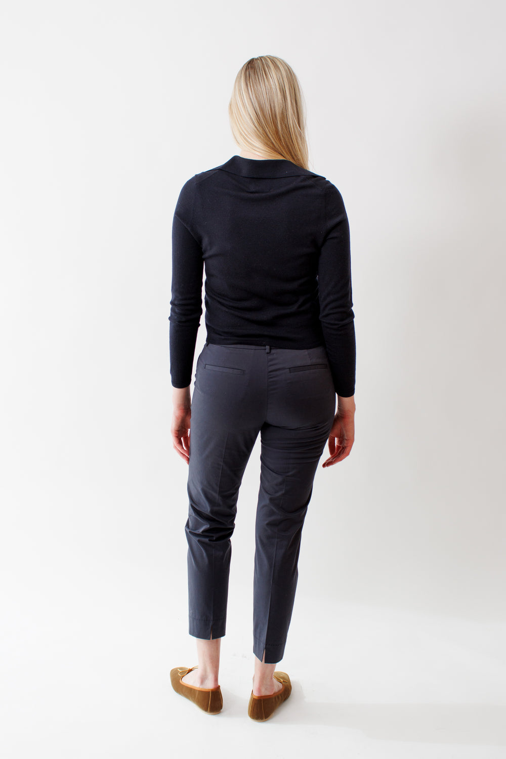 Bailey wearing Peserico Stretch Cotton Light Satin Pant rear view