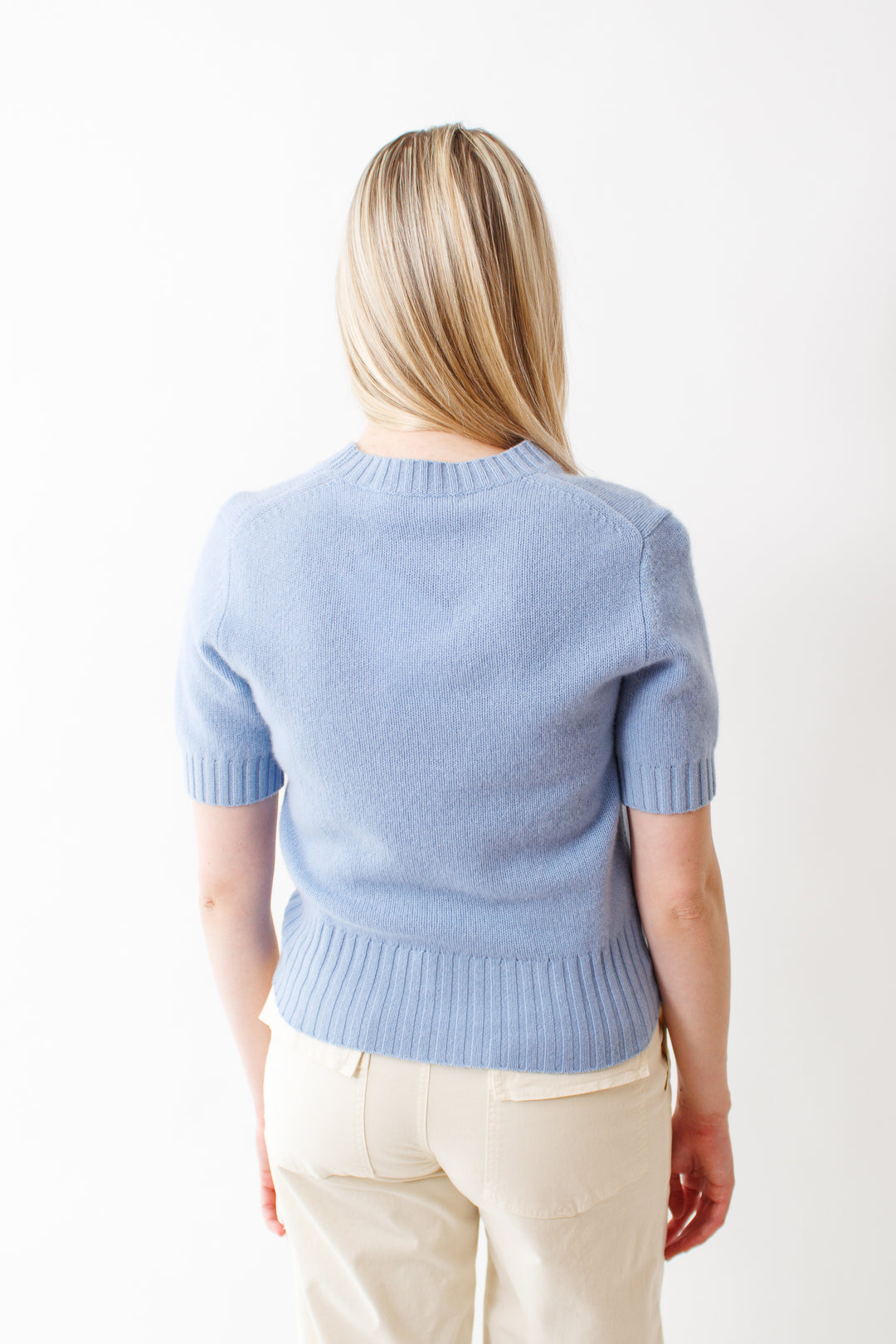 Bailey wearing White + Warren Cashmere Featherweight TShirt rear view