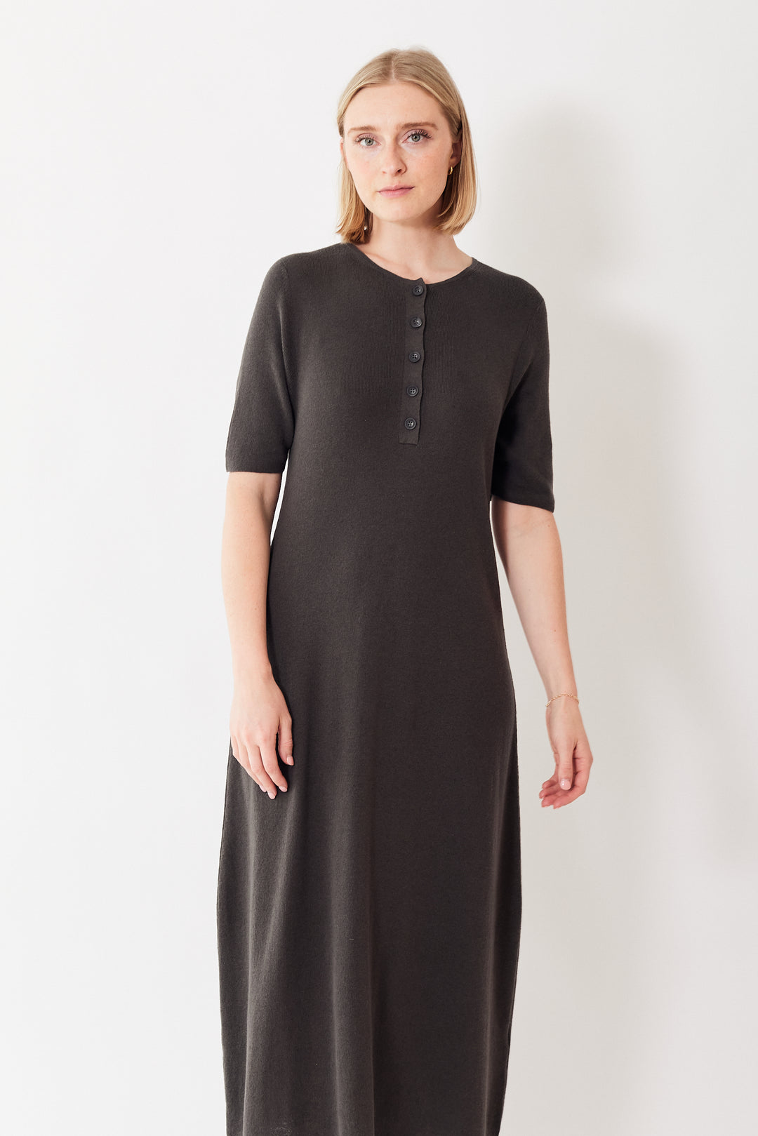 Madi wearing Lauren Manoogian Rib Henley Dress front view