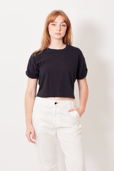 Waverly wearing Cuff Tee Stone Black front view