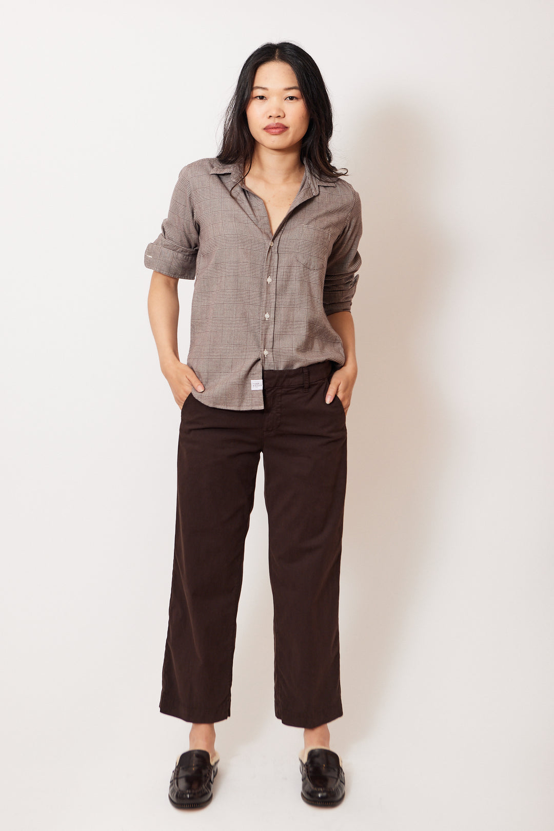 Madelyn wearing Frank & Eileen Westport The Italian Wide Leg Chino front view