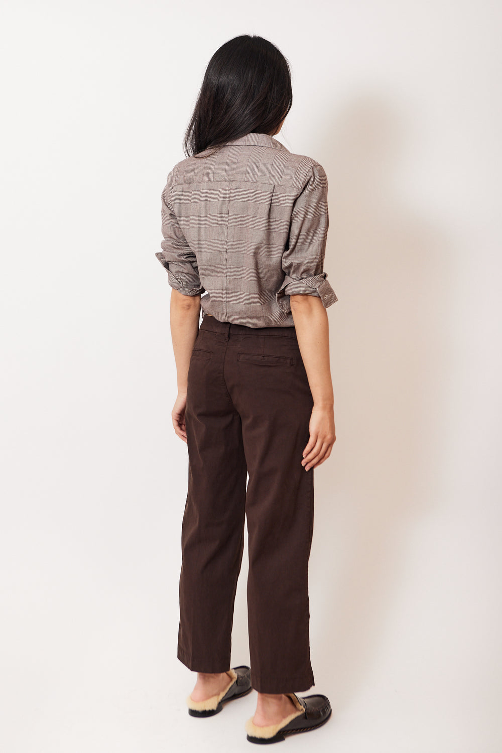 Madelyn wearing Frank & Eileen Westport The Italian Wide Leg Chino rear view