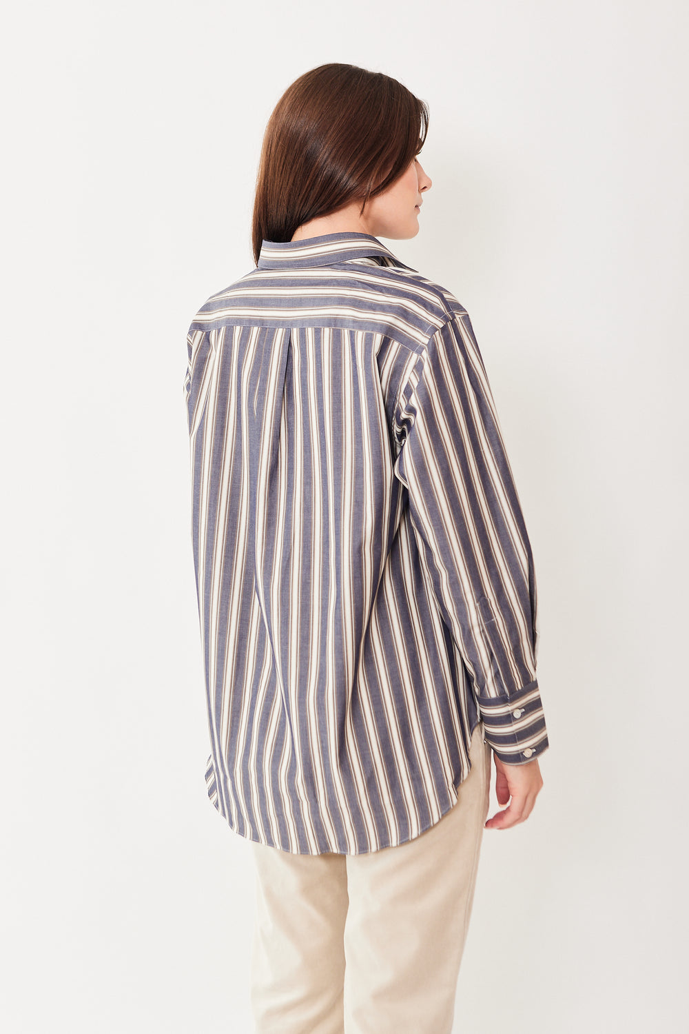 Julia wearing Giangi Lizzy Cotton Shirt rear view