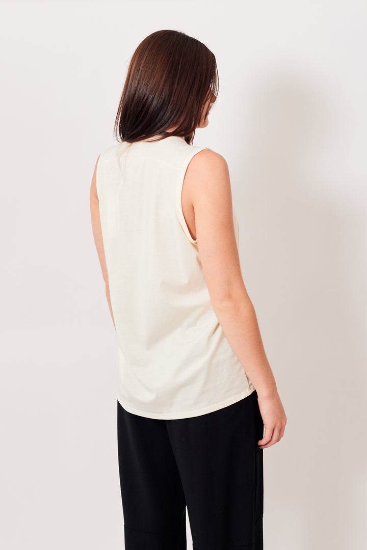 Julia wearing 6397 Circle Neck Tank rear view