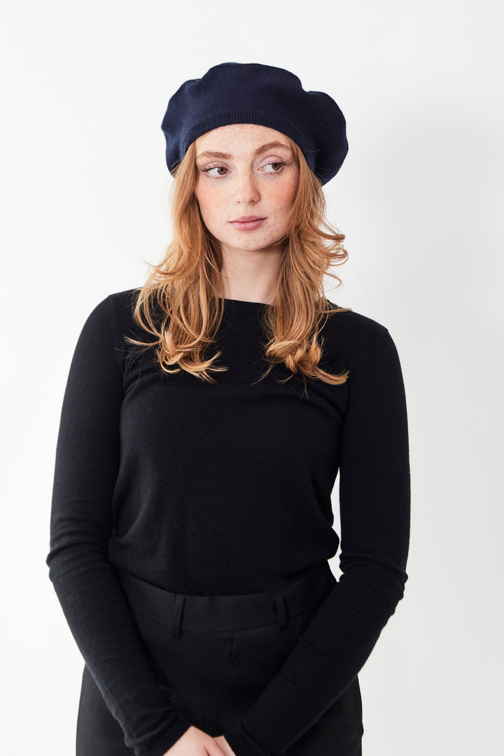 Waverly wearing Jumper 1234 Plain Beret front view