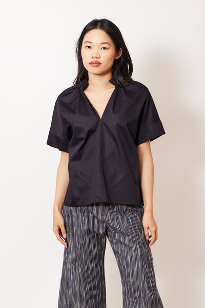 Madelyn wearing Malia Cotton Broadcloth Shirt Black front view