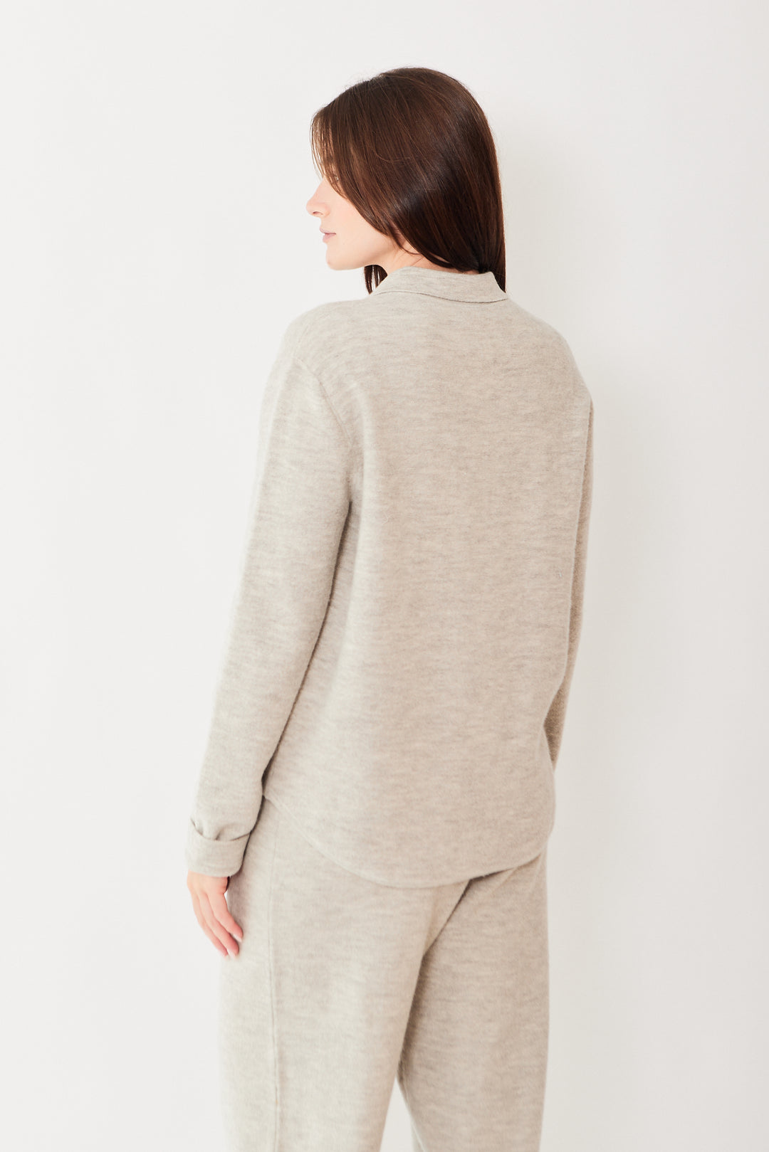 Julia wears size Lauren Manoogian AW Shirt rear view