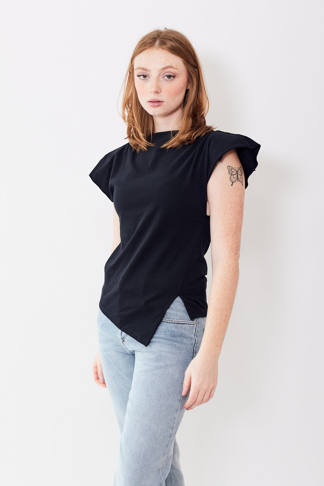 Waverly wearing Isabel Marant Étoile Sebani Tee Shirt black front view