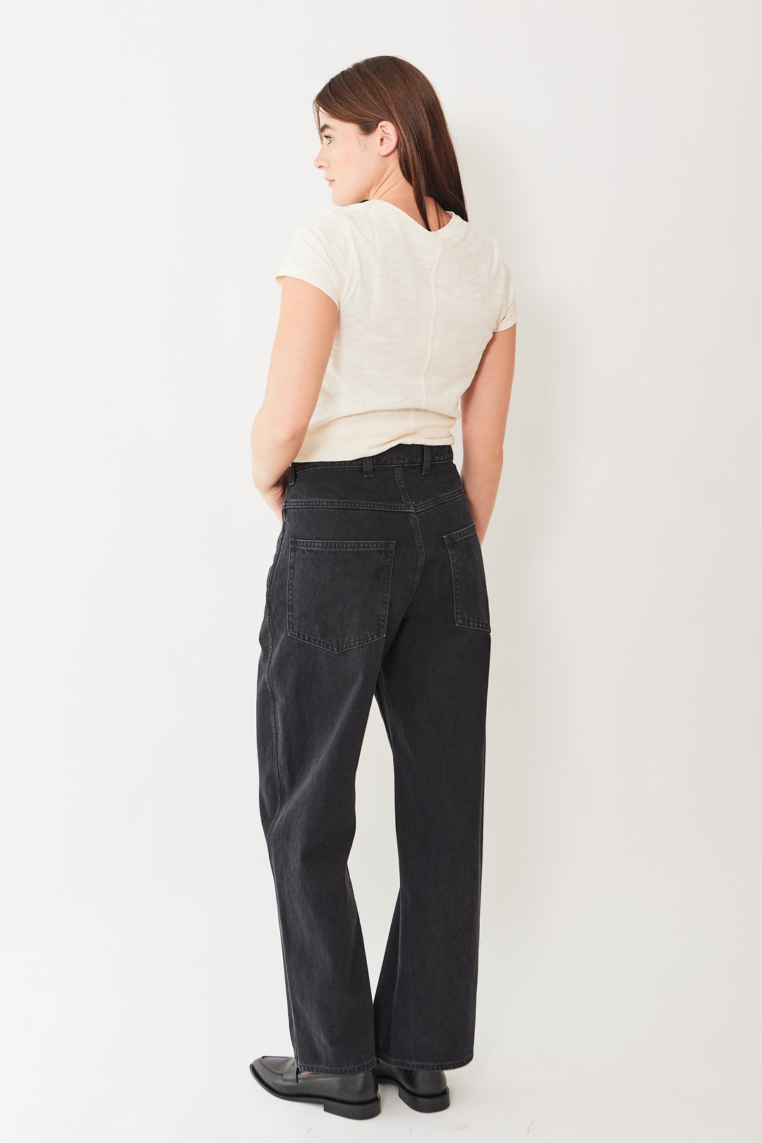 Julia wearing Sofie D'Hoore Peggy 5 Pocket Pants rear view