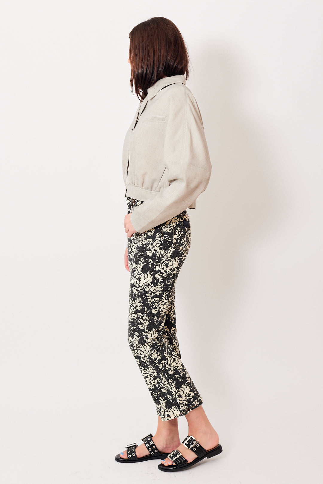 Julia wearing Ganni Betzy Cropped Print Denim size view