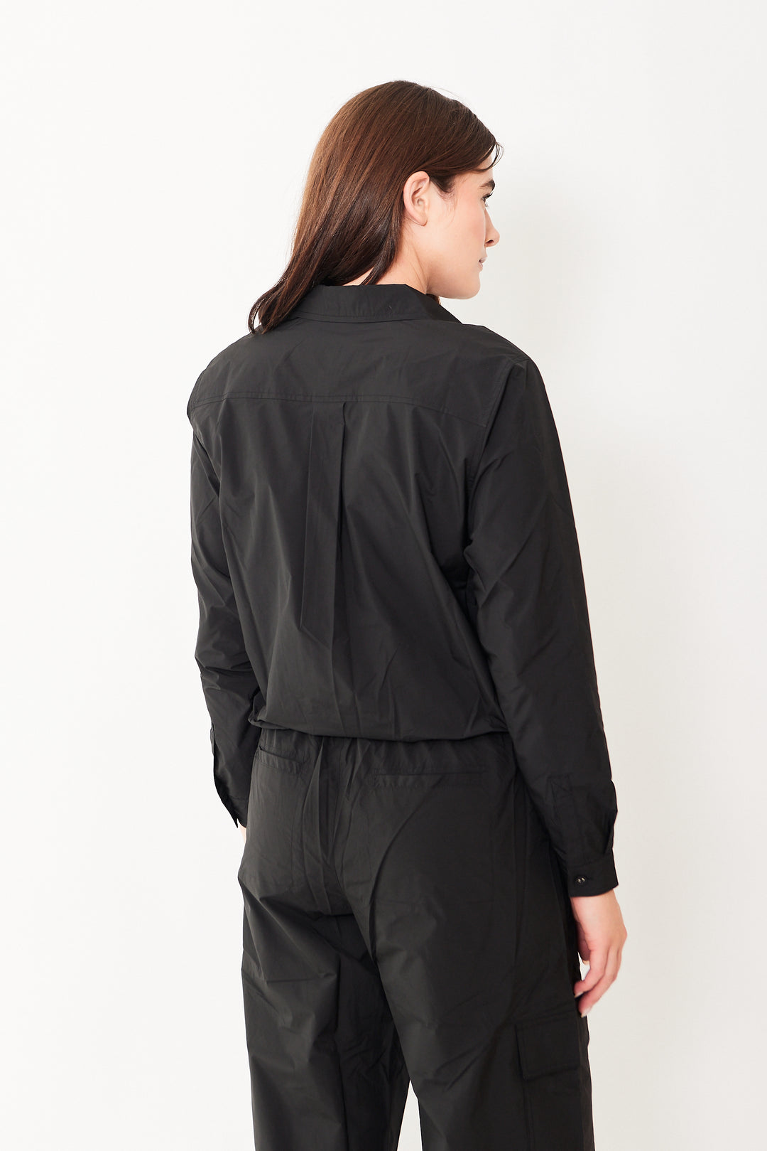 Julia wearing Lilla P Nylon Drawstring Button Down rear view