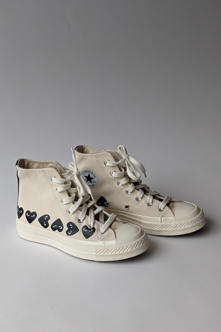 Comme des garcons shops converse half sizes