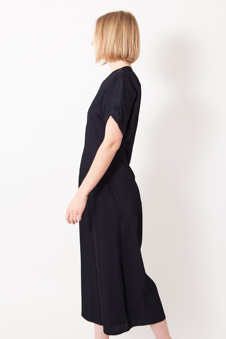 Madi wearing Zero + Maria Cornejo Aissa Eve Viscose Toile Jumpsuit side view