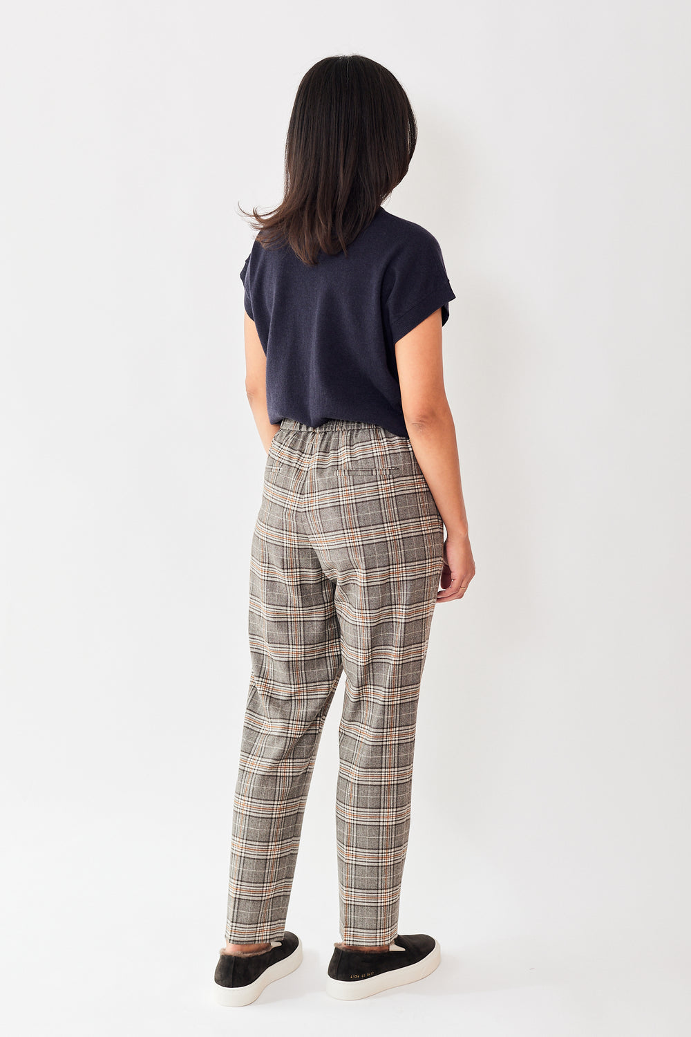 Amanda wearing Peserico Virgin Wool Stretch Flannel Check Pant rear view