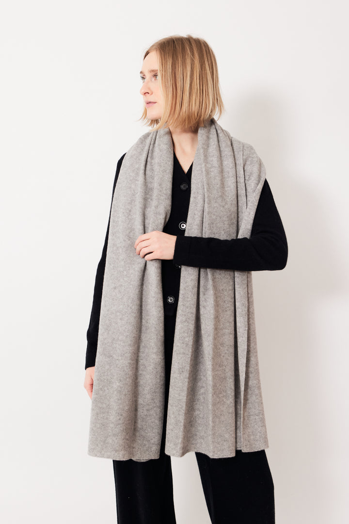 Madi wearing White + Warren Cashmere Travel Wrap front view