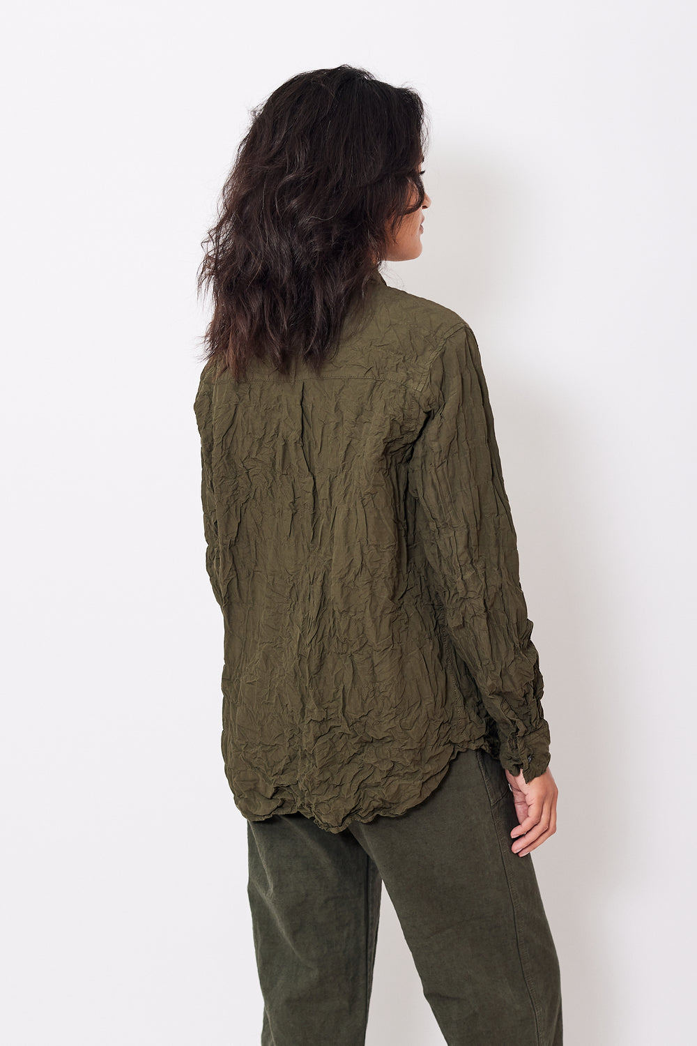 Amanda wearing Pas de Calais Classic Crinkle Cotton Blouse rear view