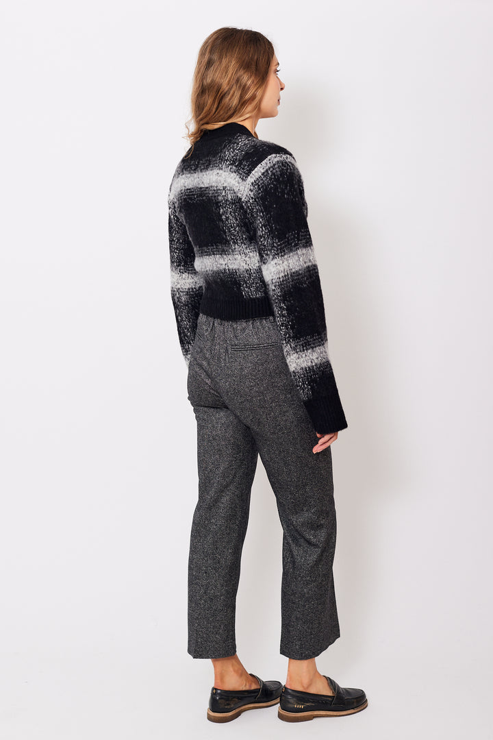 Mari wearing N°21 Wool Blend Elasti Back Pant rear view