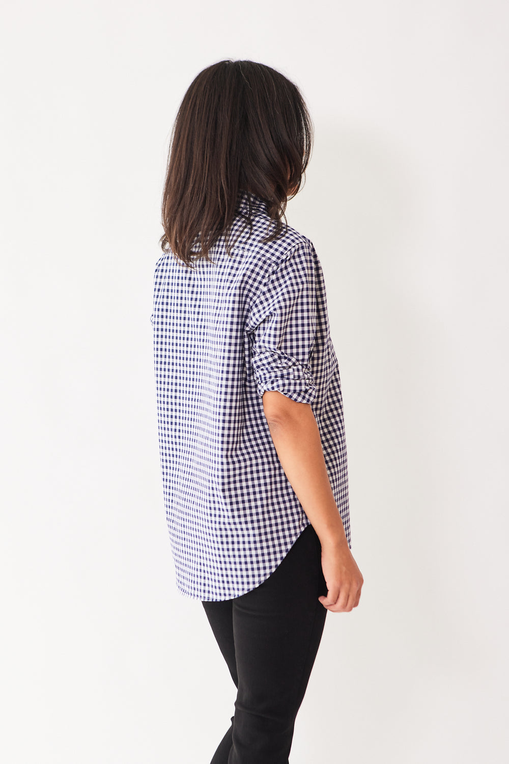 Amanda wearing Frank & Eileen Eileen Relaxed Button Up Shirt rear view