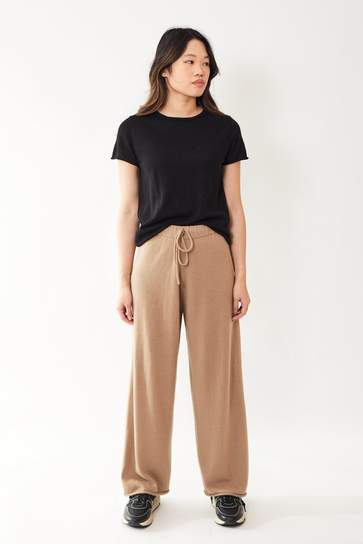 Madelyn wearing Lauren Manoogian Super Fine Pants front view